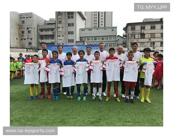 足球俱乐部开展退役球员就业辅导计划助力再就业，足球队退役